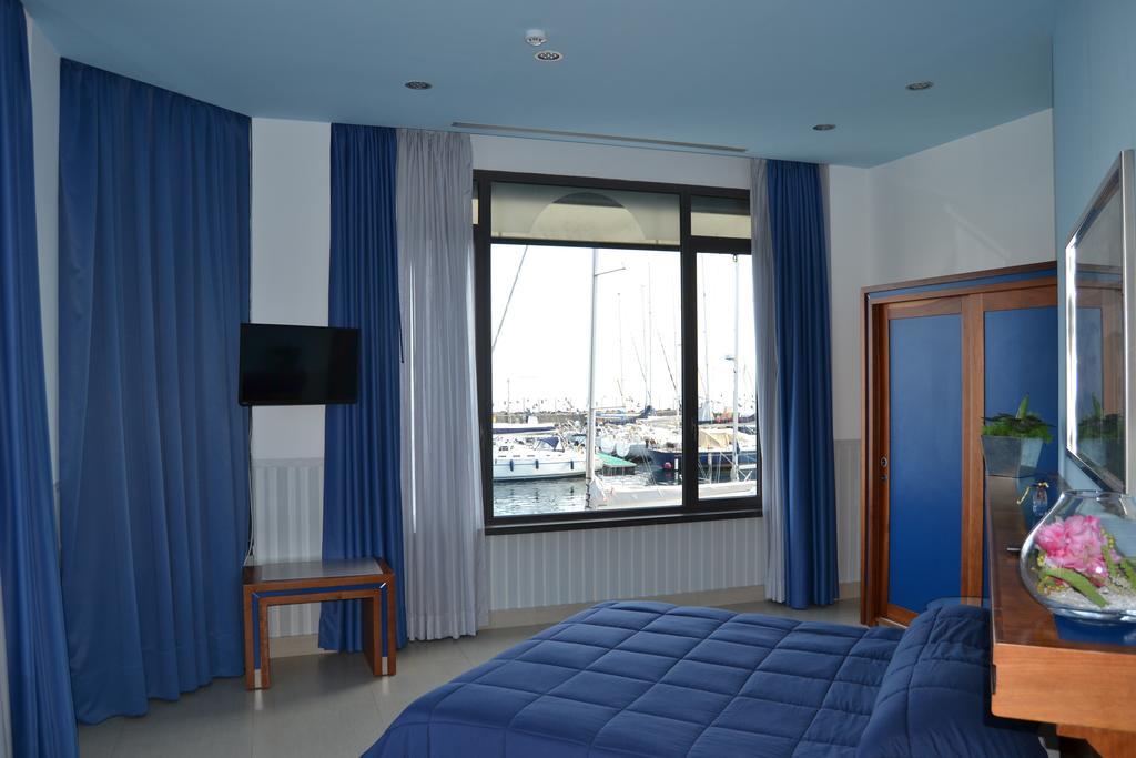 Transatlantico Hotell Neapel Rum bild